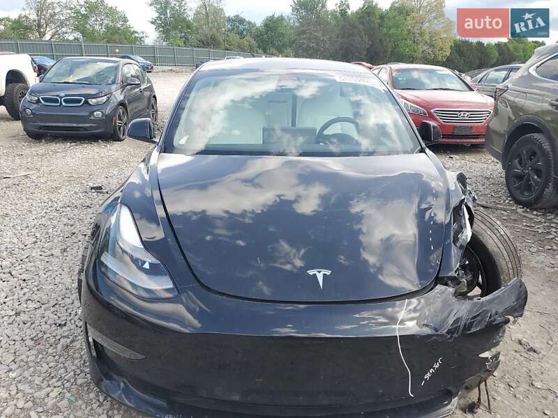 Седан Tesla Model 3 2021 в Самборе