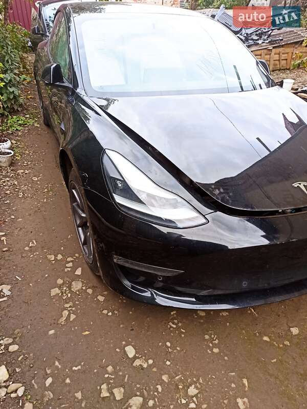 Седан Tesla Model 3 2021 в Самборе