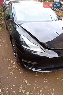 Седан Tesla Model 3 2021 в 