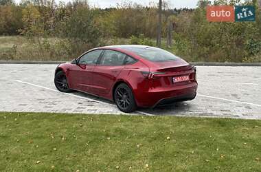 Седан Tesla Model 3 2024 в 