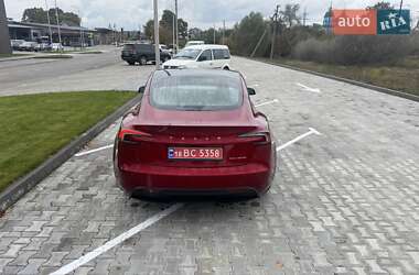 Седан Tesla Model 3 2024 в 