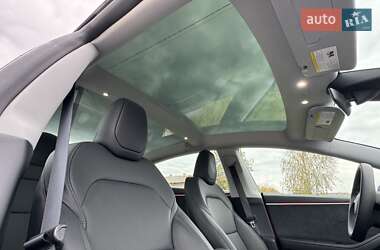 Седан Tesla Model 3 2024 в 