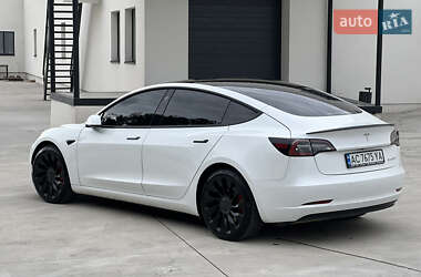 Седан Tesla Model 3 2021 в Луцке