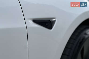 Седан Tesla Model 3 2021 в Луцке