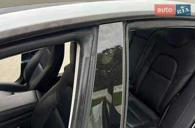 Седан Tesla Model 3 2021 в Луцке