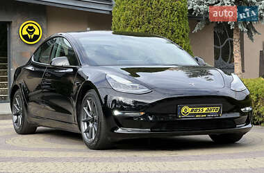 Седан Tesla Model 3 2022 в Львове