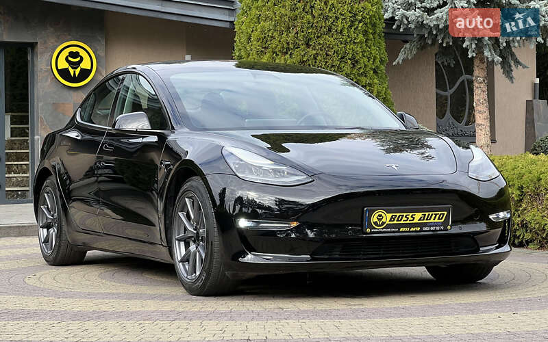 Tesla Model 3 2022