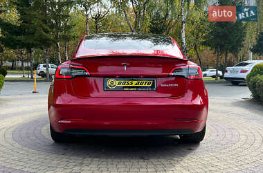 Седан Tesla Model 3 2019 в 