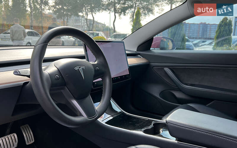 Седан Tesla Model 3 2019 в Львове фото 10 Седан Tesla Model 3 2019 в Львове