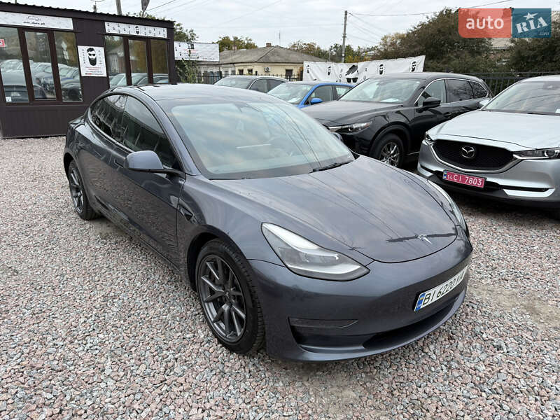 Седан Tesla Model 3 2021 в Полтаве