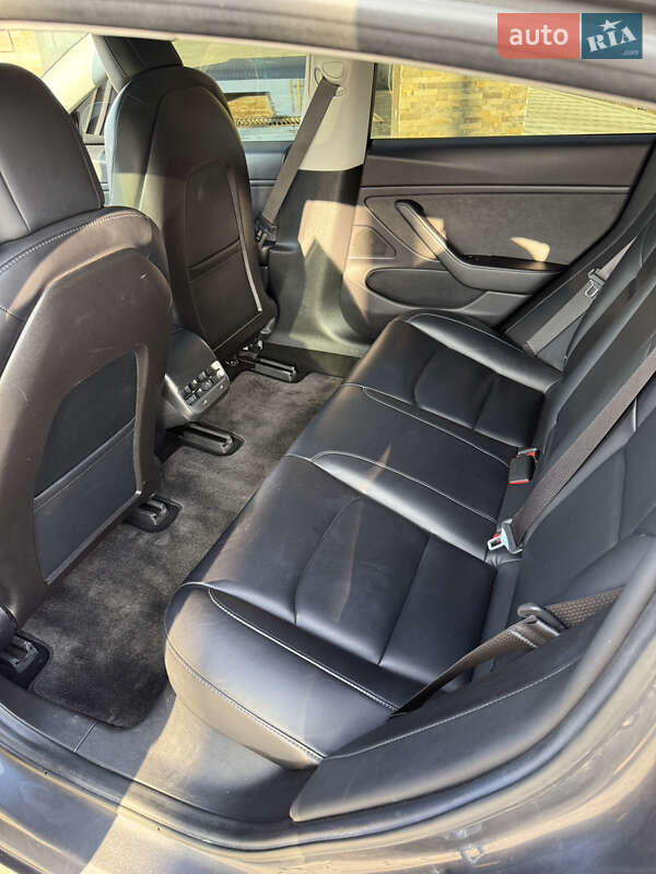 Седан Tesla Model 3 2018 в Виноградове