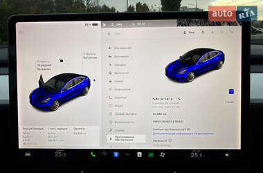 Седан Tesla Model 3 2020 в 