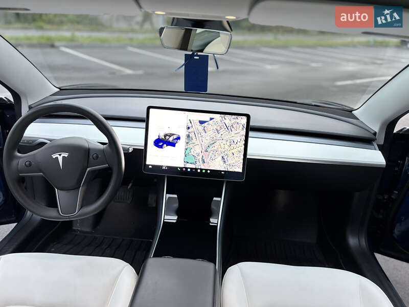 Седан Tesla Model 3 2020 в Киеве