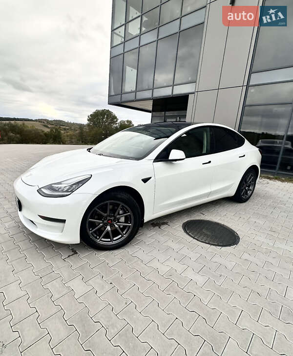 Седан Tesla Model 3 2020 в Черновцах фото 6 Седан Tesla Model 3 2020 в Черновцах