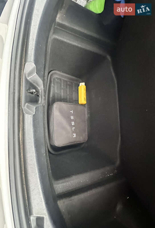 Седан Tesla Model 3 2020 в Черновцах фото 32 Седан Tesla Model 3 2020 в Черновцах