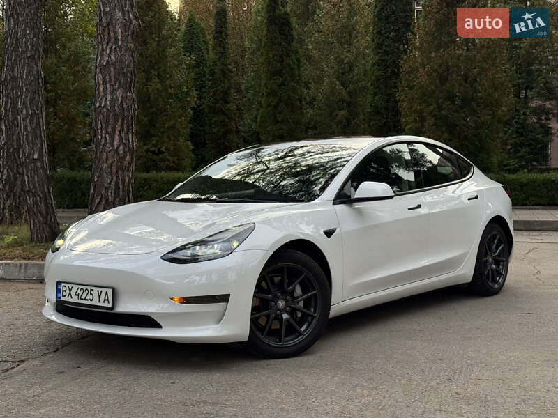 Седан Tesla Model 3 2022 в Нетешине фото 2 Седан Tesla Model 3 2022 в Нетешине