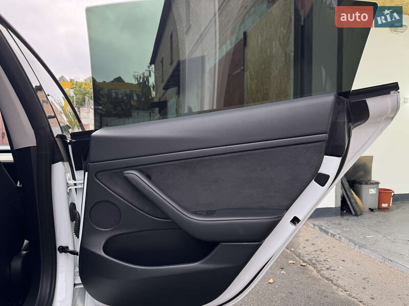 Седан Tesla Model 3 2021 в Киеве фото 31 Седан Tesla Model 3 2021 в Киеве