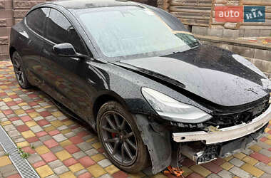 Седан Tesla Model 3 2020 в Ровно