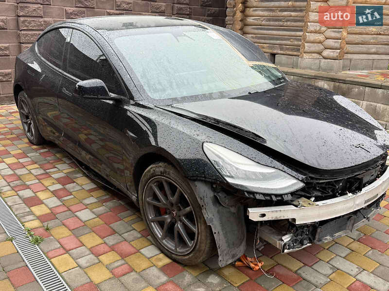 Tesla Model 3 2020