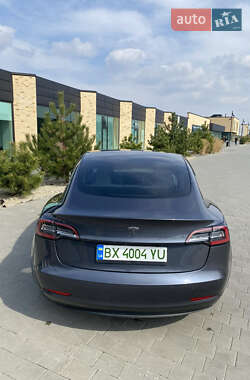 Седан Tesla Model 3 2019 в 