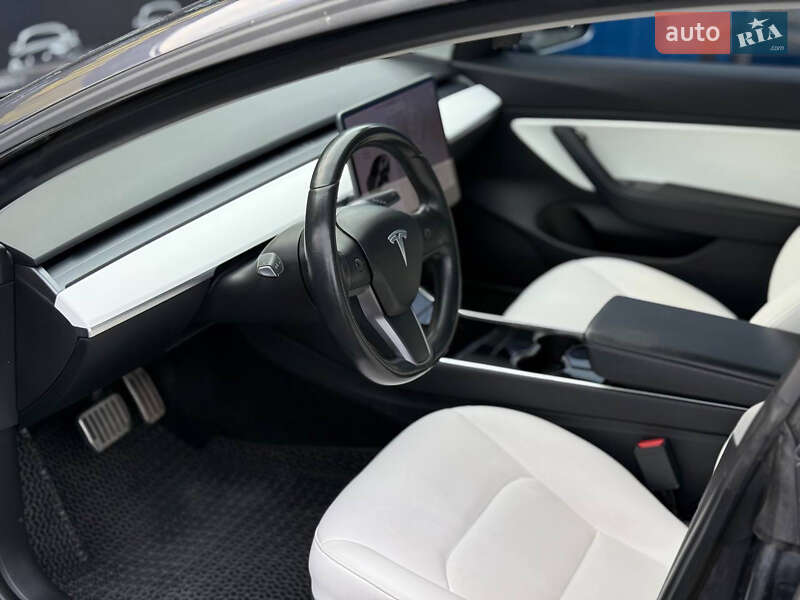Седан Tesla Model 3 2019 в Хмельницком