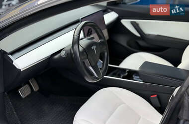 Седан Tesla Model 3 2019 в 