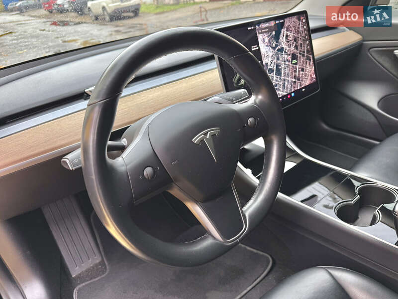 Седан Tesla Model 3 2018 в Ірпені