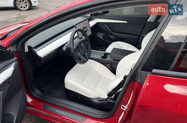 Седан Tesla Model 3 2022 в 
