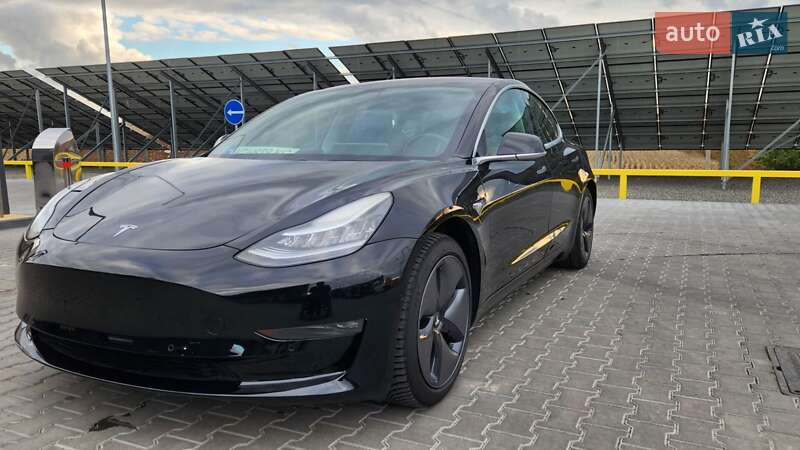 Седан Tesla Model 3 2019 в Благовещенском