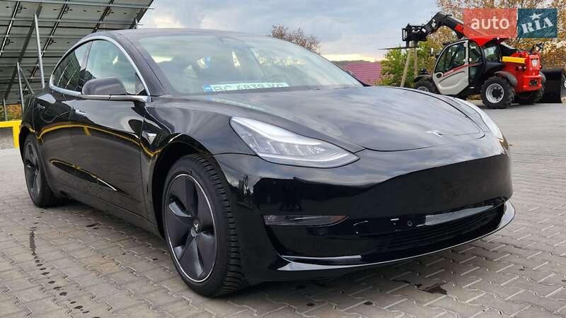 Седан Tesla Model 3 2019 в Благовещенском
