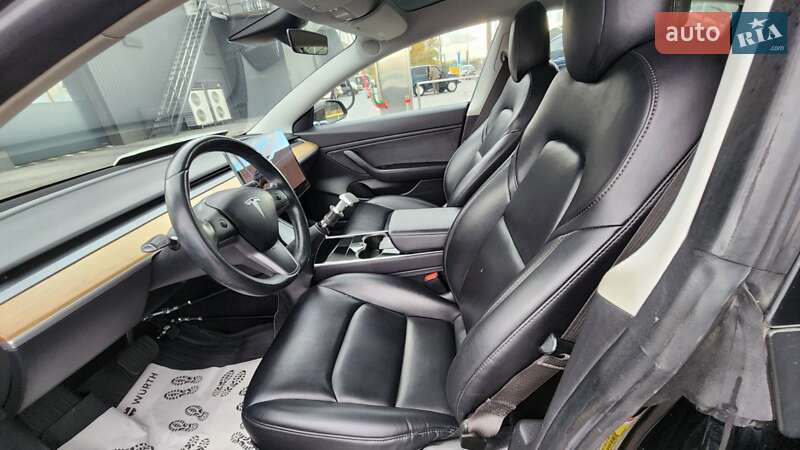 Седан Tesla Model 3 2019 в Благовещенском