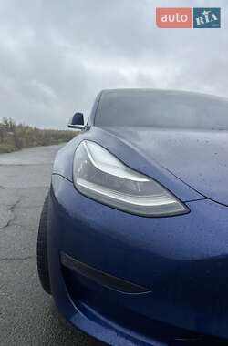 Седан Tesla Model 3 2019 в 