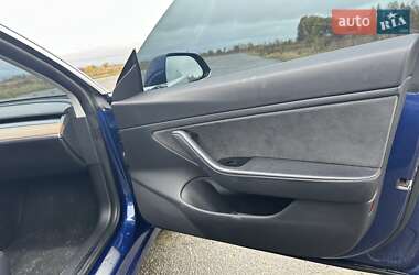 Седан Tesla Model 3 2019 в 