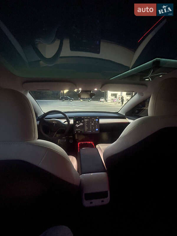 Седан Tesla Model 3 2023 в Львові