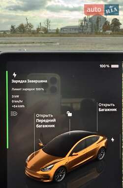 Седан Tesla Model 3 2022 в 