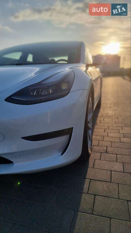 Седан Tesla Model 3 2021 в Хмельницькому