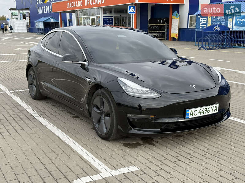 Седан Tesla Model 3 2019 в Нововолынске