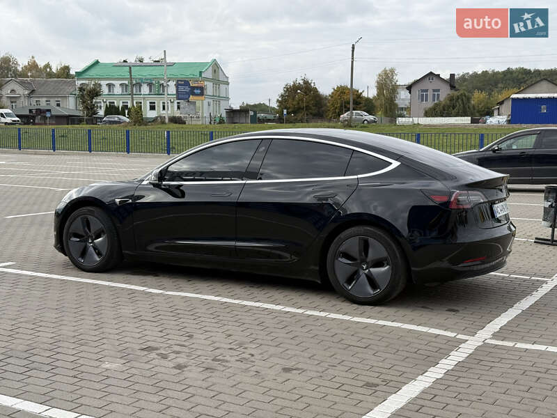Седан Tesla Model 3 2019 в Нововолынске