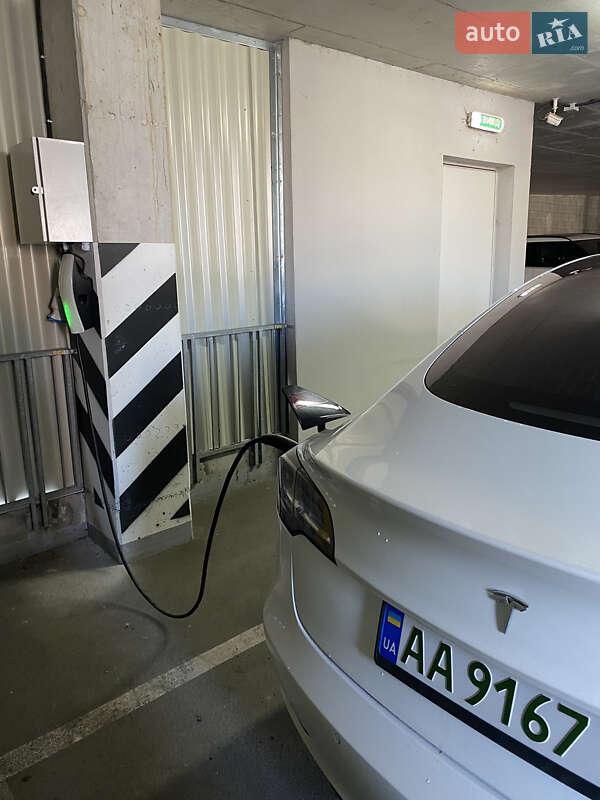 Седан Tesla Model 3 2018 в Киеве фото 25 Седан Tesla Model 3 2018 в Киеве