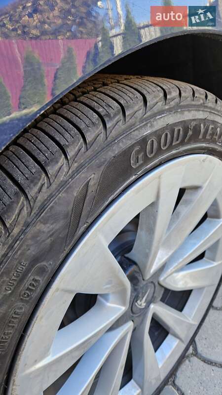 Седан Tesla Model 3 2022 в Львове