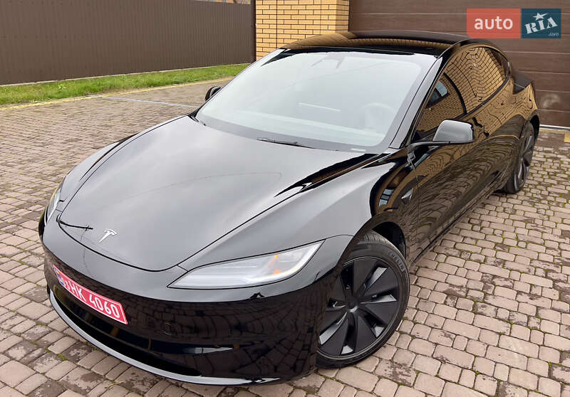 Седан Tesla Model 3 2024 в Олевську