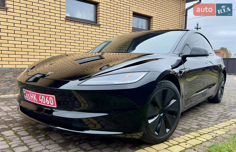 Седан Tesla Model 3 2024 в Олевську