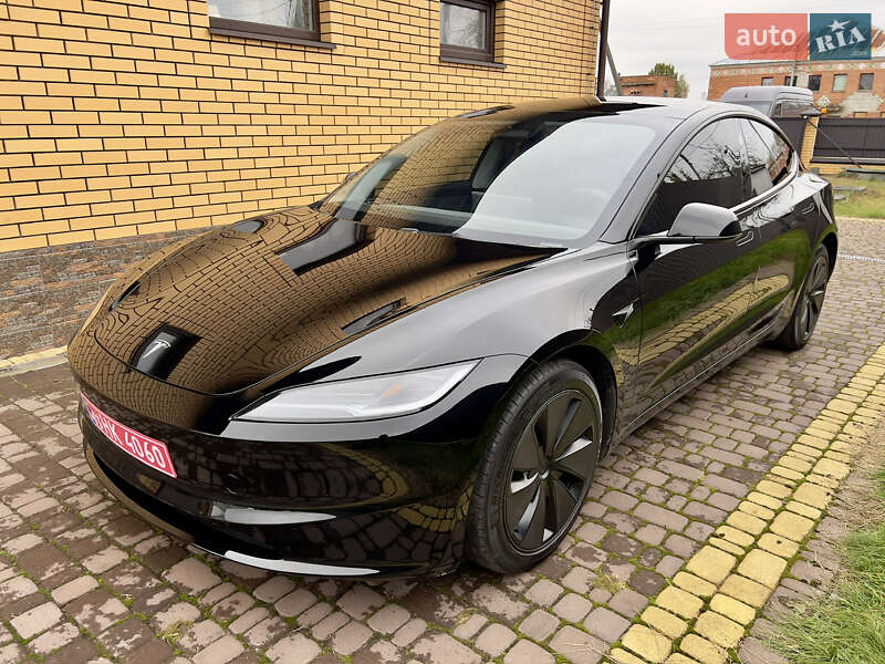 Седан Tesla Model 3 2024 в Олевську