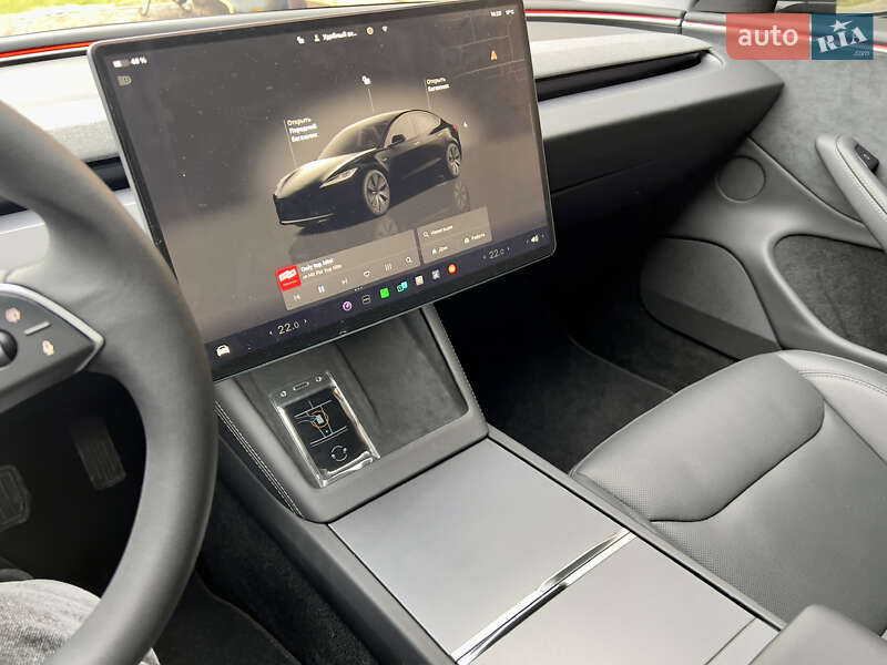 Седан Tesla Model 3 2024 в Олевську