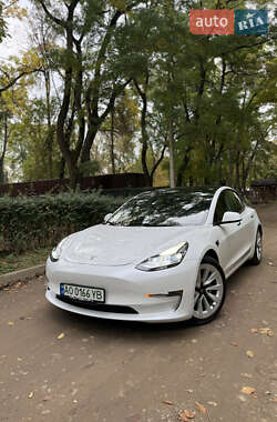 Седан Tesla Model 3 2021 в Ужгороді