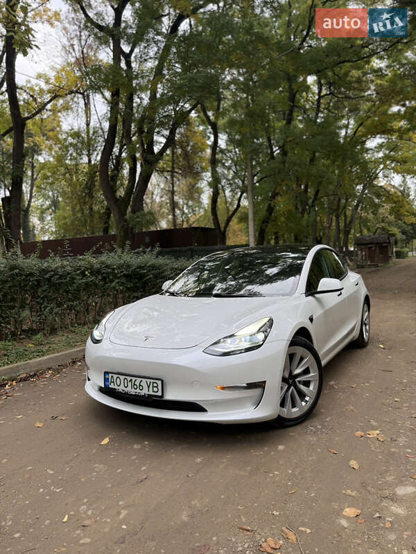 Tesla Model 3 2021