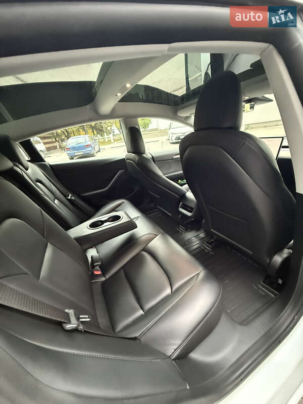 Седан Tesla Model 3 2021 в Ужгороде фото 38 Седан Tesla Model 3 2021 в Ужгороде