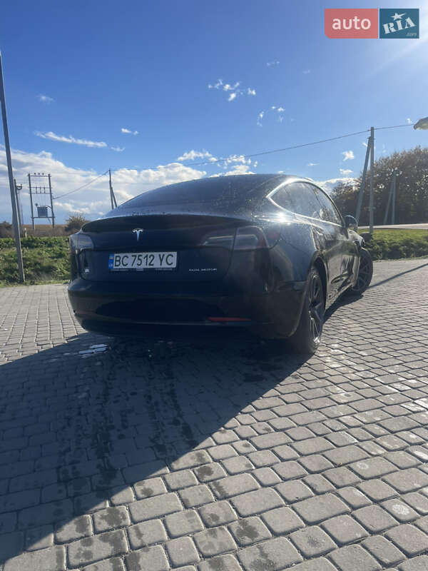 Седан Tesla Model 3 2020 в Львове