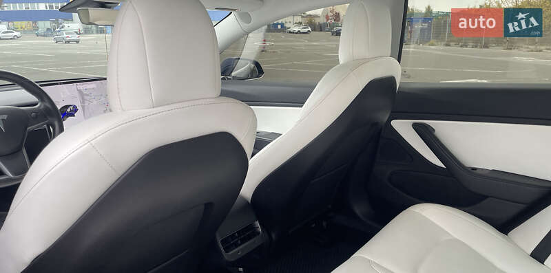 Седан Tesla Model 3 2019 в Києві