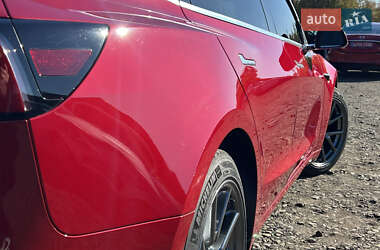 Седан Tesla Model 3 2020 в 
